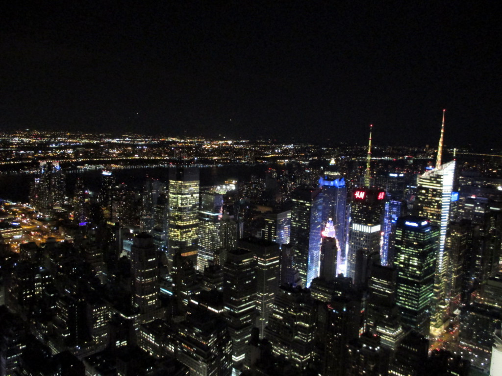 New York, la nuit, vue de l'Empire State Building.
